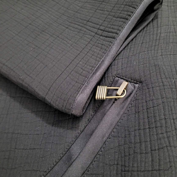 Eileen Fisher Silk-Blend Black Sponge Zippered Jacket - Picture 5 of 8